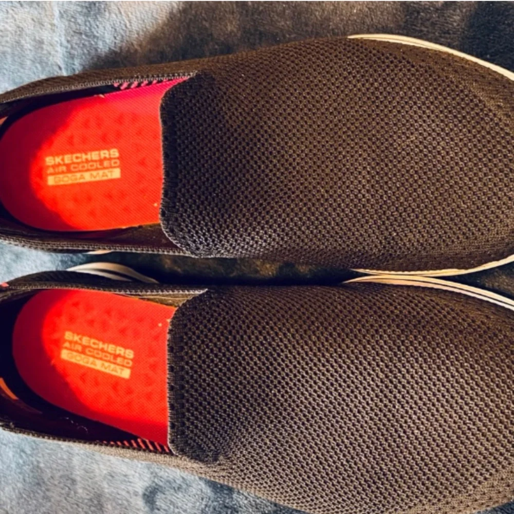 Sketchers GO Walk Shoes 9 - Picture 3 of 5